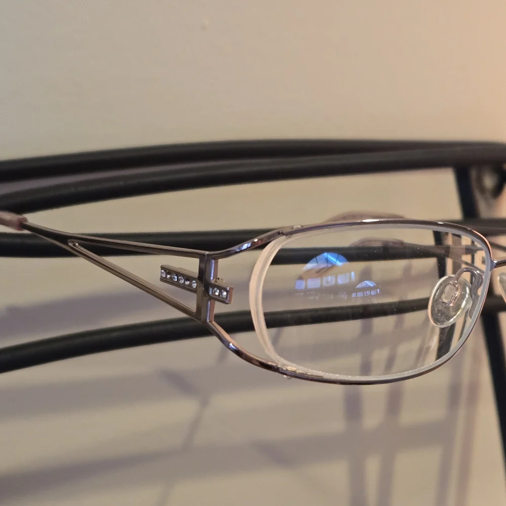 Stylish Rose Gold Eyeglass Frames – 50-17-130 – Decorative – Used